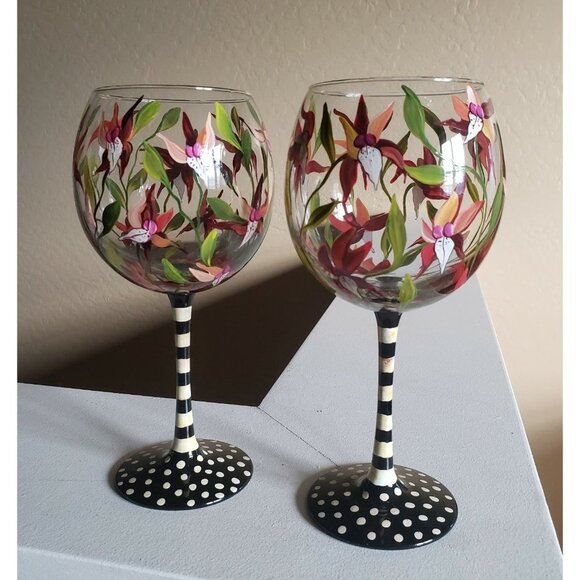 Wine glass set of 2,  painted flower clear glass black and white painted… - Picture 10 of 11